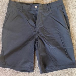 Men’s North Face Shorts in Dark grey. Size 32. Great condition.